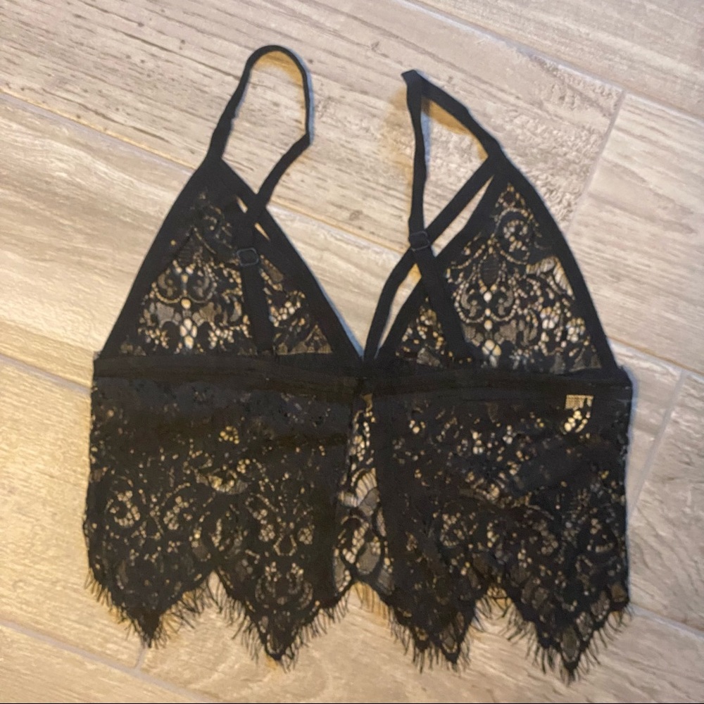 New black lace top - Picture 6 of 8
